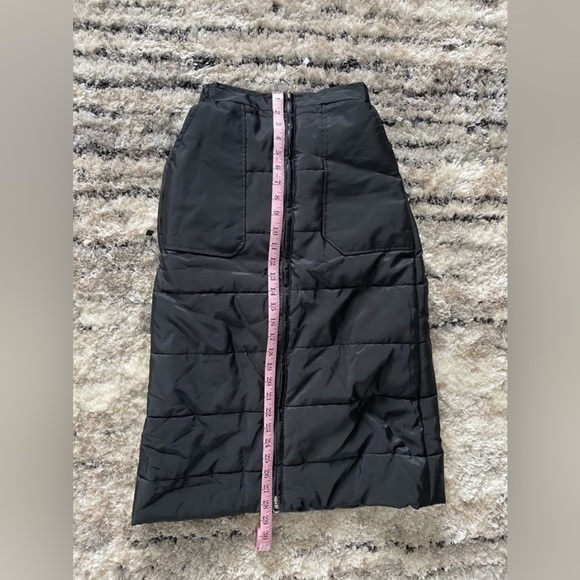 black snow skirt - Picture 2 of 3
